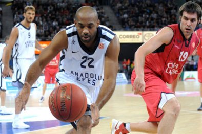 efes-liderlik-icin-sahada