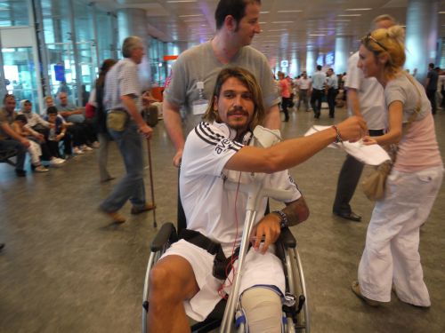 ersan-gulum-tedavi-icin-stanbul-a-geldi ersan-gulum-tedavi-icin-stanbul-a-geldi