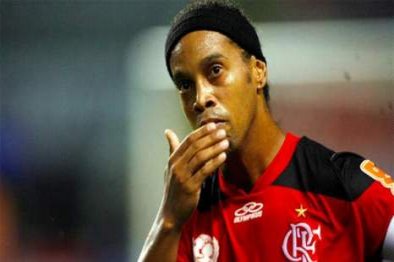 ronaldinho-malaga-ya-gidiyor