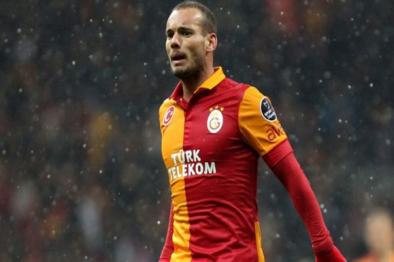 sneijder-ilk-golunu-att