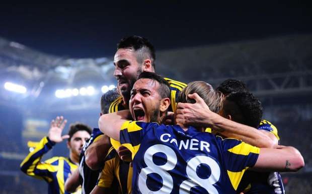 Fenerbahçe Galatasaray'ı yakalayamadı