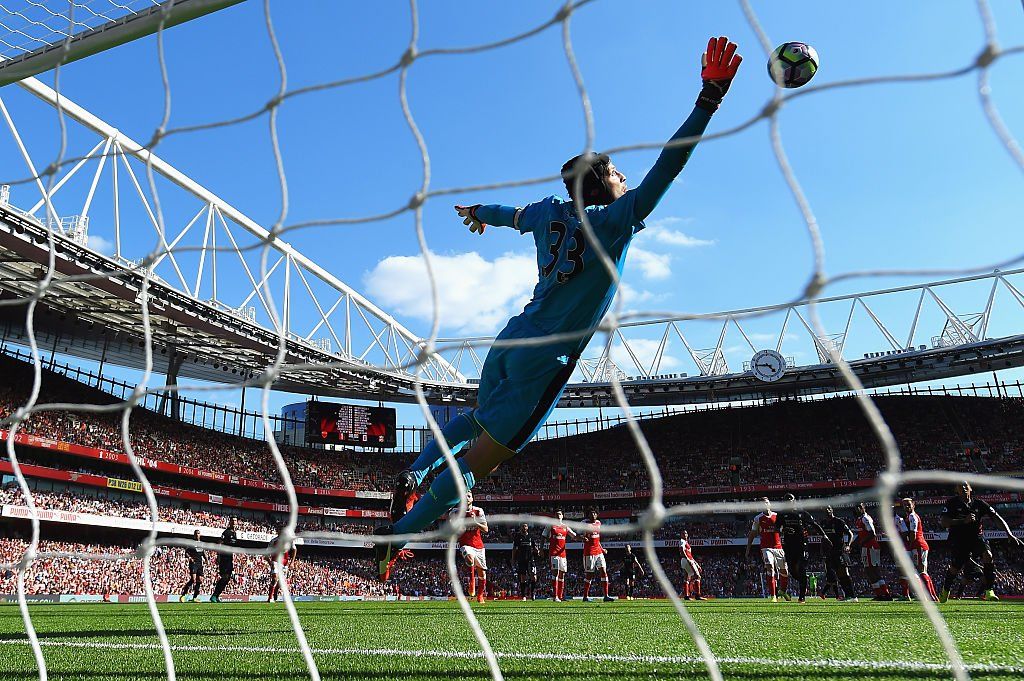 arsenal-liverpool-coutinho-frikik