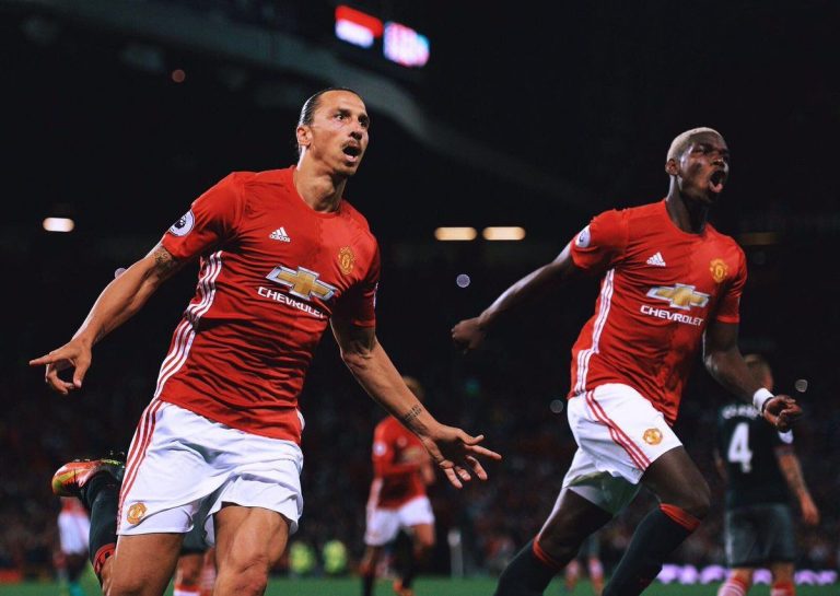 Ibrahimovic atıyor United kazanıyor