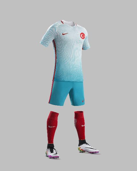 Türkiye Euro 2016 forma 2