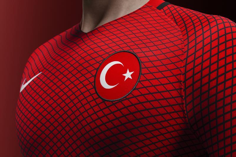 Türkiye Euro 2016 forma 4
