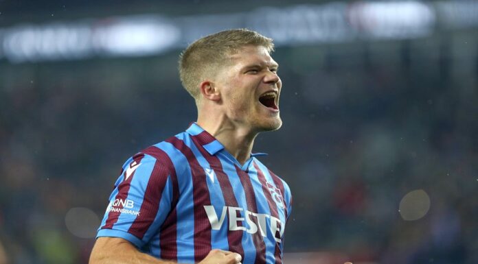 Andreas Cornelius ayrılmak istiyor
