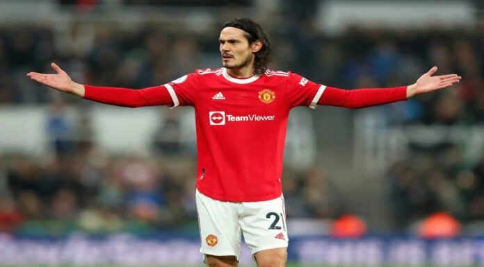 Edinson Cavani Valencia ile anlaştı