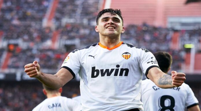 Trabzonspor Maxi Gomez transferini bitirdi