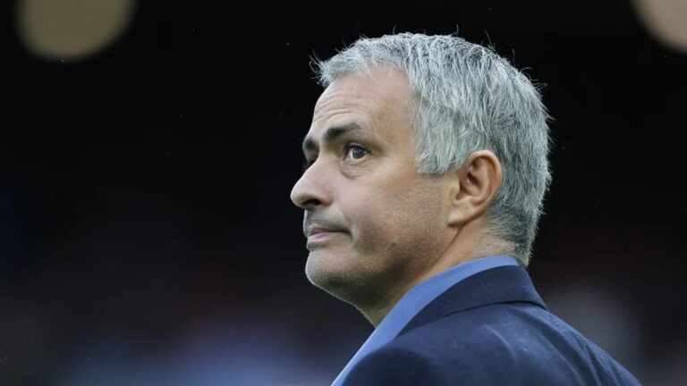 Jose Mourinho ile Futbolun Evrimi: Başarı ve Başarısızlıkların Analizi