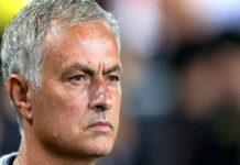 Jose Mourinho kovuldu