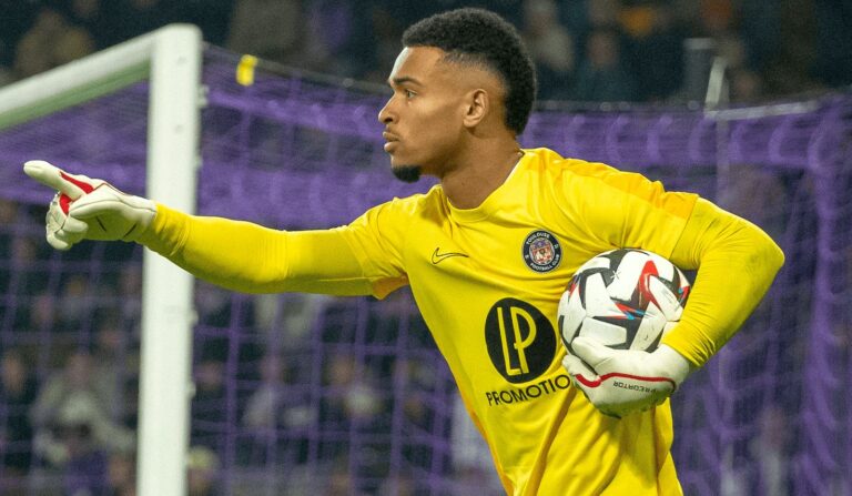 Galatasaray Guillaume Restes'e teklif yaptı
